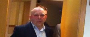 [VIDEO] Komornik Włodzimierz Hersztański z Kielc zeznawał pod przyrzeczeniem przed sądem. Czy mówił prawdę na rozprawie o celową dewastację licytowanego domu? I o pieniądzach na mercedesa?