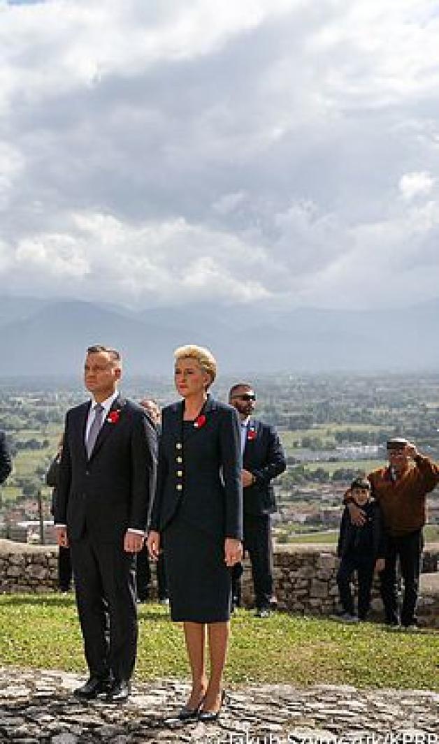 Para Prezydencka na obchodach 75. rocznicy bitwy o Monte Cassino