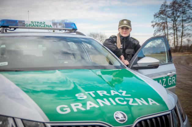  Nigeria, Ghana, Kongo, Gambia, Egipt, a także Irak, Syria i Jemen z łopatami, kamieniami i drabinami na granicy z Polską