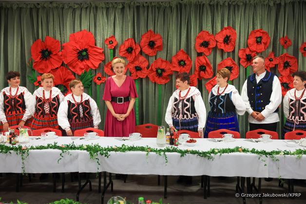 [VIDEO] Małżonka Prezydenta odwiedziła społeczność Koła Gospodyń Wiejskich w Zagrodach